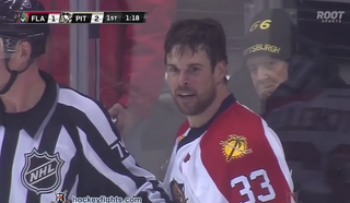 Illustration for article titled Willie Mitchell Uses Kris Letang's Helmet Against Him In Fight
